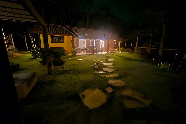 The Yellow House - Country Villa