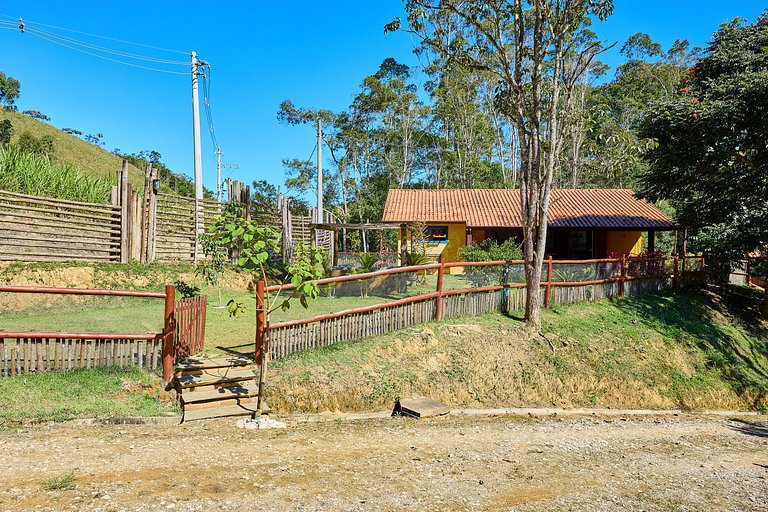The Yellow House - Country Villa