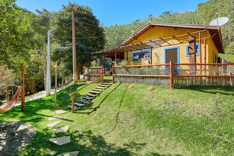 The Yellow House - Country Villa