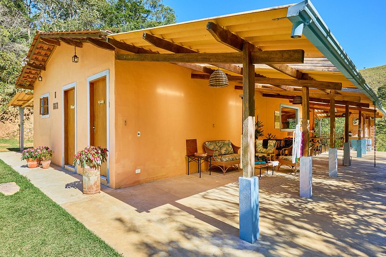 The Yellow House - Country Villa