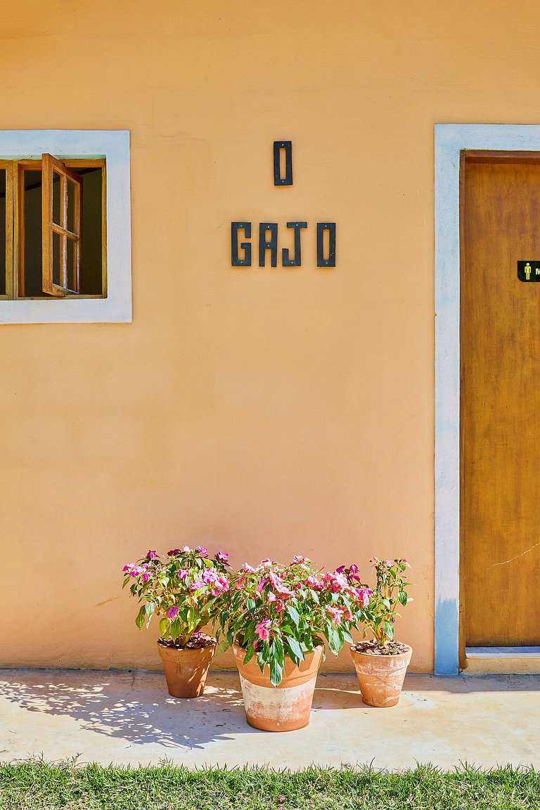 The Yellow House - Country Villa